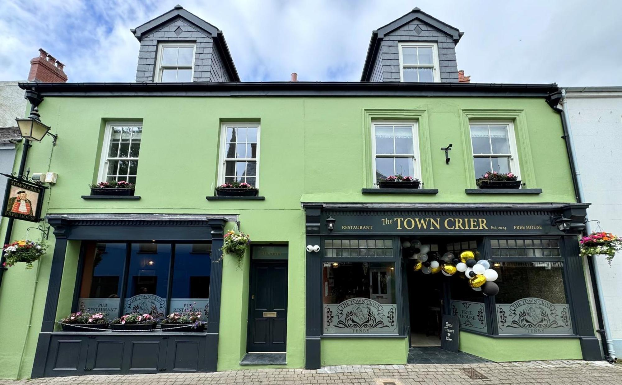 The Town Crier, Tenby Exterior foto
